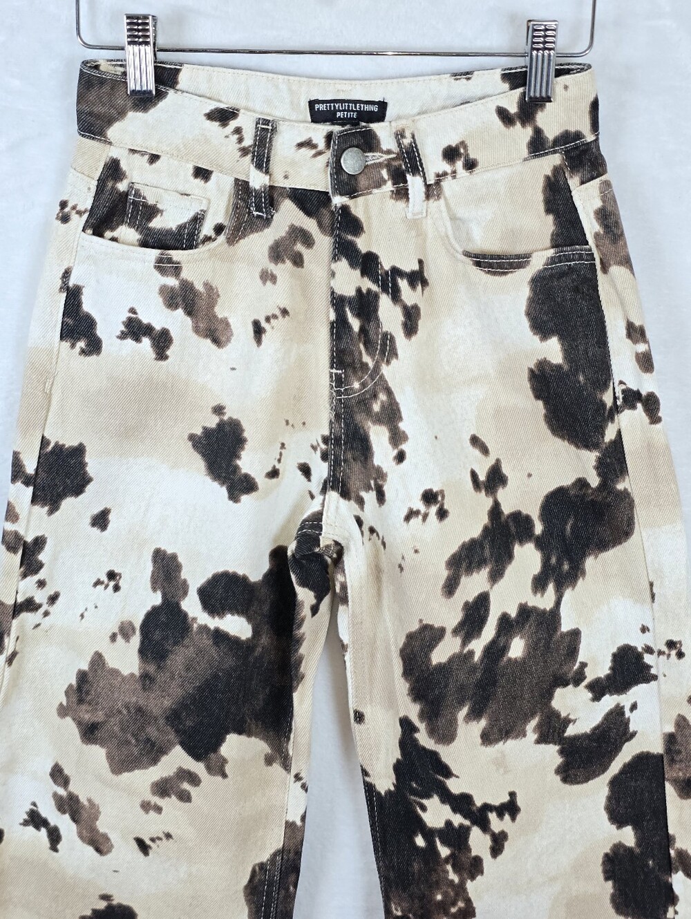 PrettyLittleThing Petite Cow Print Wide Leg Jeans Raw Hem Brown Tan Sz.00 - Picture 4 of 14